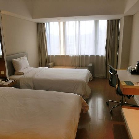 Ji Hotel Guangzhou Zhujiang New Town Exterior foto
